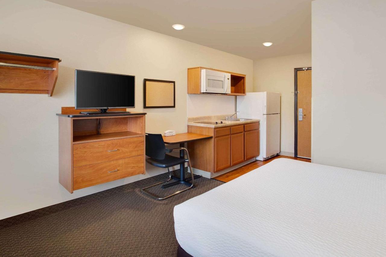 Woodspring Suites Columbus North I-270 Bagian luar foto