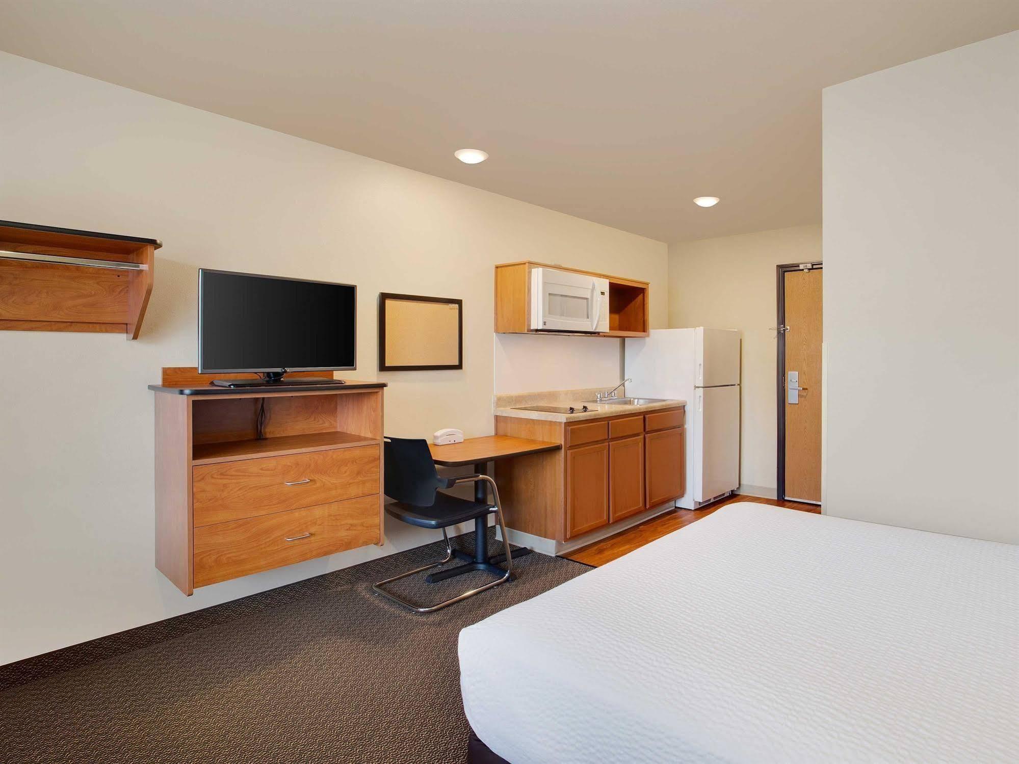 Woodspring Suites Columbus North I-270 Bagian luar foto