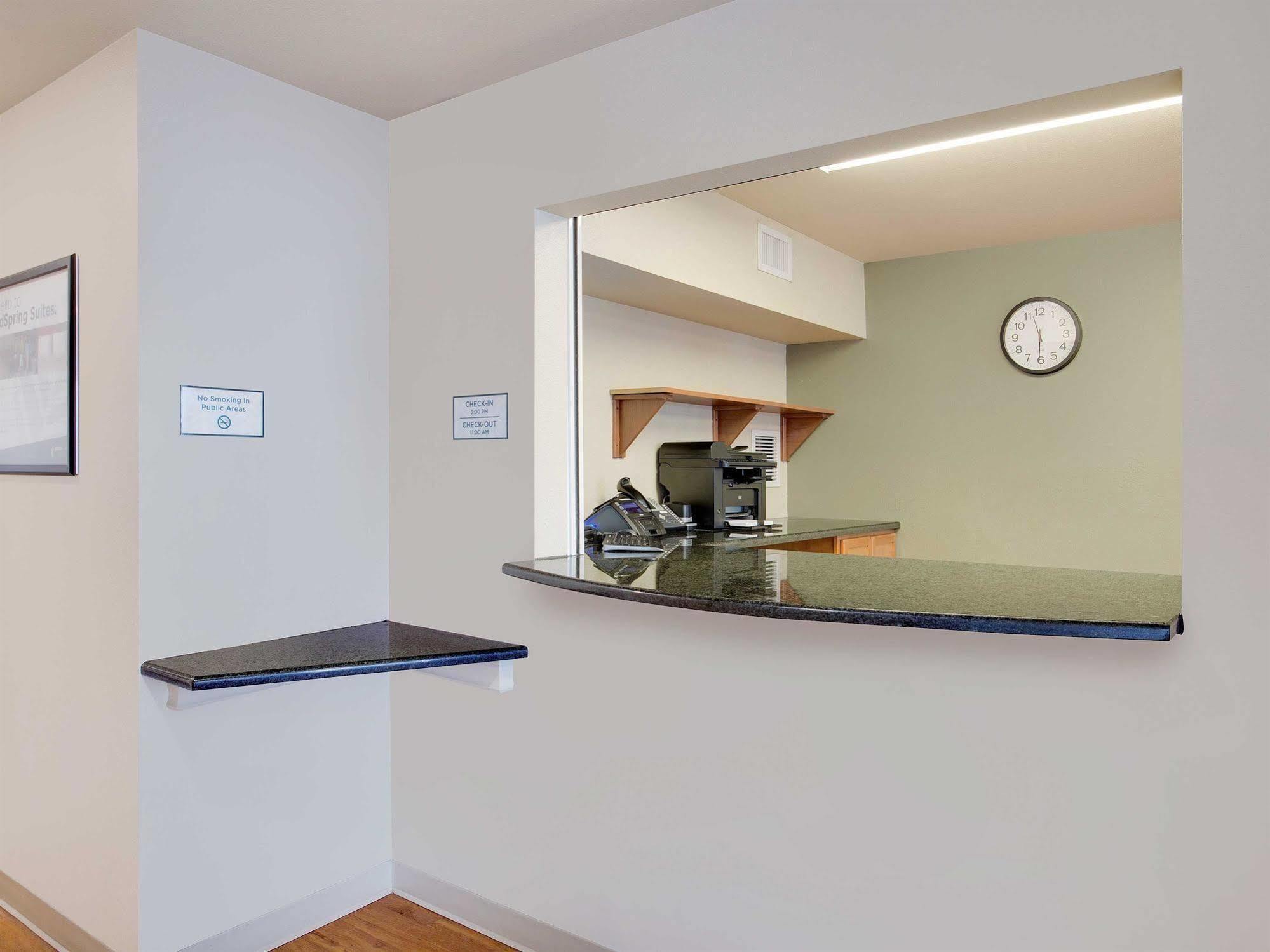 Woodspring Suites Columbus North I-270 Bagian luar foto