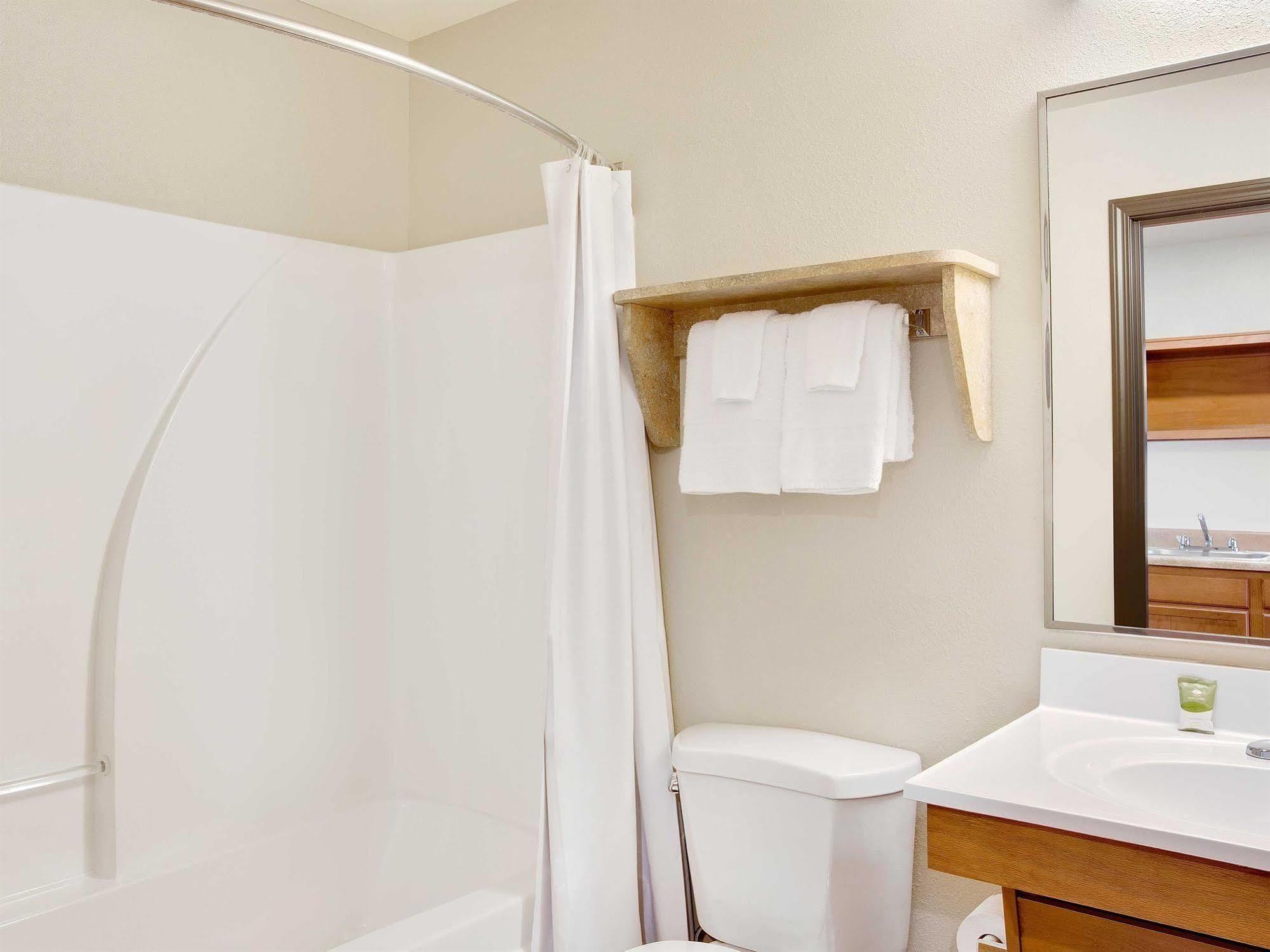 Woodspring Suites Columbus North I-270 Bagian luar foto